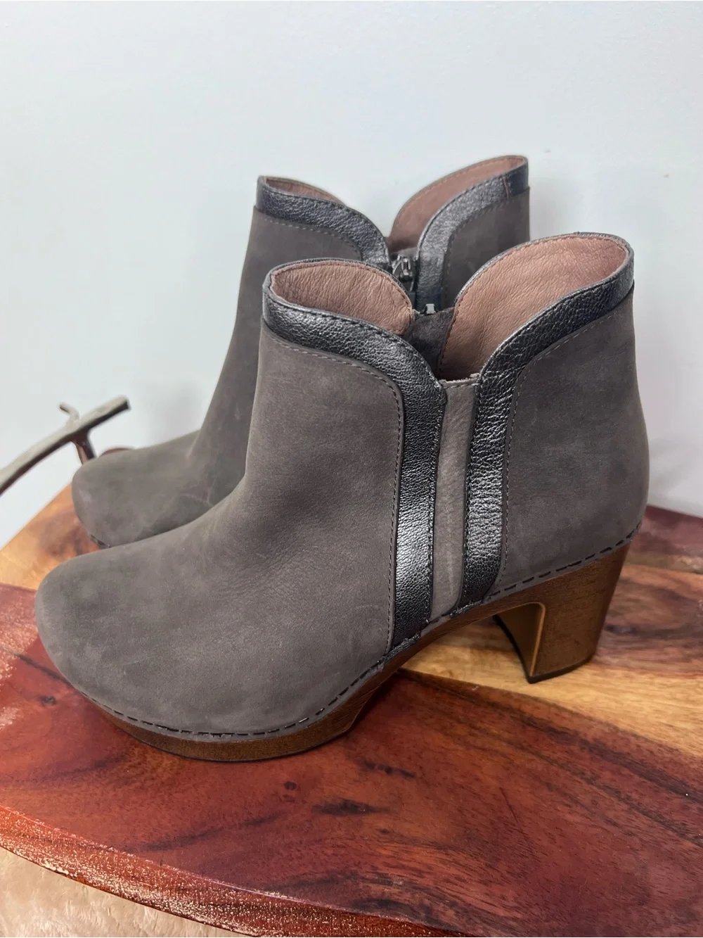 Dansko Dora Gray Leather Suede Ankle Boots Booties Size 38 Metallic Trim